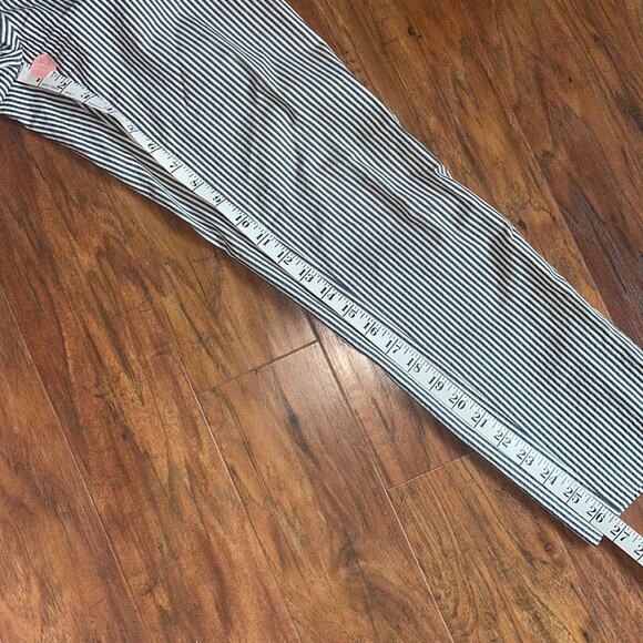 AKRIS PUNTO Frankie Seersucker Cropped Pants - Picture 7 of 9